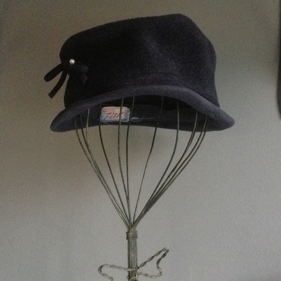 Vintage Fisk Navy Velour Hat - Picture 1 of 4